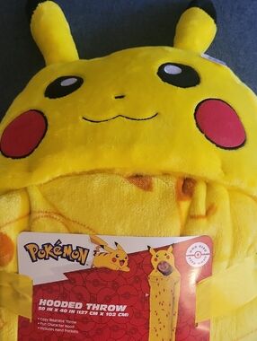 Pokemon Pikachu Hooded Throw Blanket - Yellow with Red Cheeks